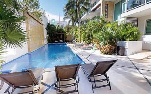 Oasis 12 by Realty Group