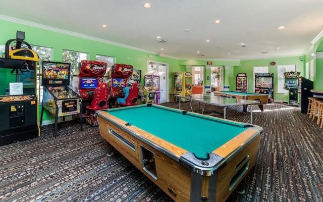 8147 fan Palm way