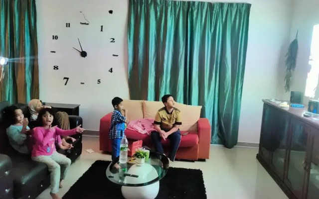 3R3B with Pool in Kota Bharu near Datu River