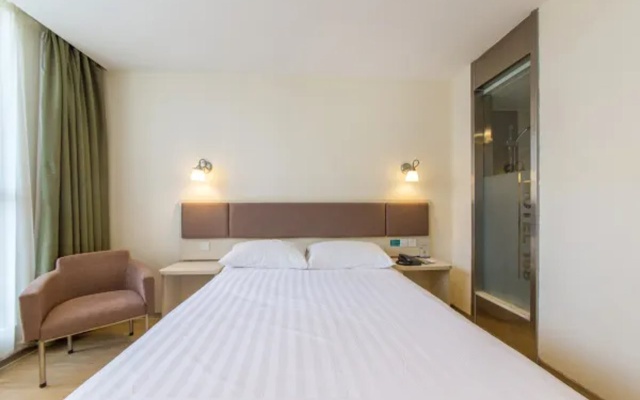 Motel Wuhan Yellow Crane Tower Shouyi Square Fuxing Road Metro Station – Guest Rooms – Wuhan