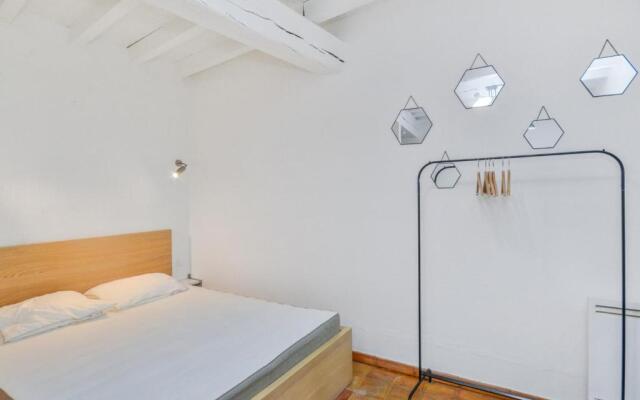 Bright studio near the Popes Palace in Avignon - Welkeys