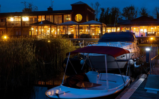 Wineport Lodge