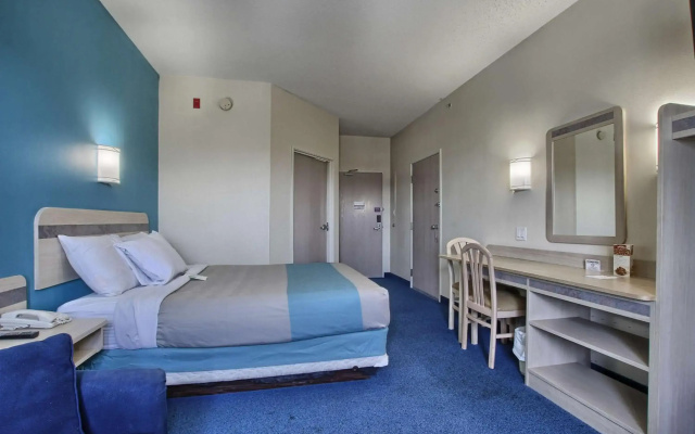 Motel 6 London, ON - Ontario