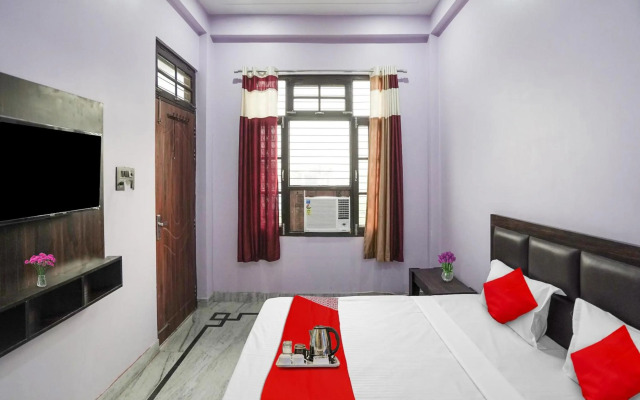 OYO Flagship 70225 Ayurma Inn