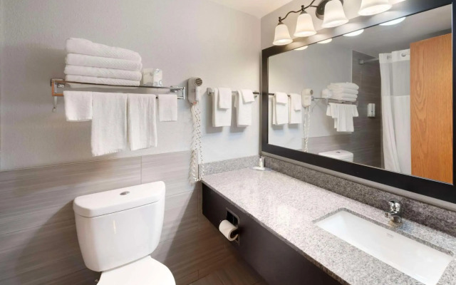Quality Inn & Suites Mayo Clinic Area