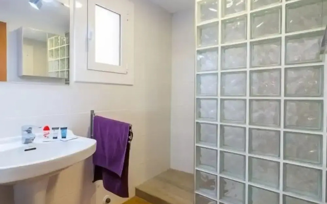 Family flat with parking near beach