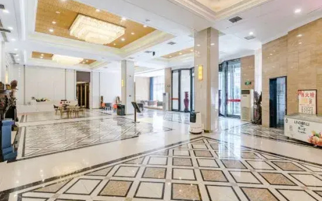 Luohe Asia Hotel (Changjian Square Branch, Renmin Road)