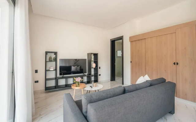 Magnificent Villa With Golf Cart Maid at Caleton