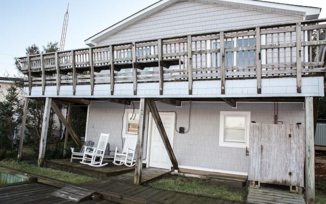 Native Sun 2 Bedroom Cottage by RedAwning