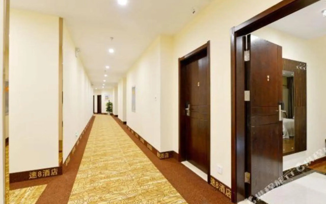 Super 8 Hotel (Penglai Penglaige Dengzhou Road)