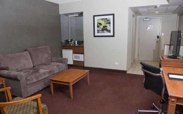 Clarion Hotel & Suites