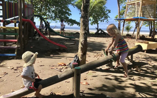 Tropical Sands Dominical Eco Inn