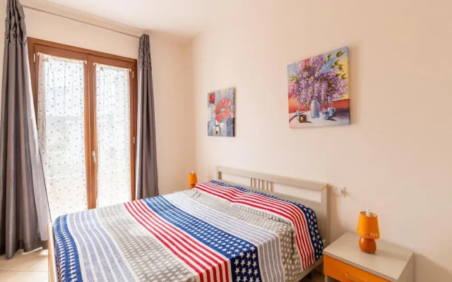 Apartment With air Conditioning and sea Views