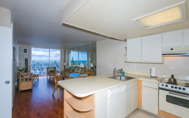 Marina Hawaii Vacations at Ilikai Marina