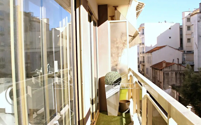 Viva Riviera Modern 2 Bedrooms balconies