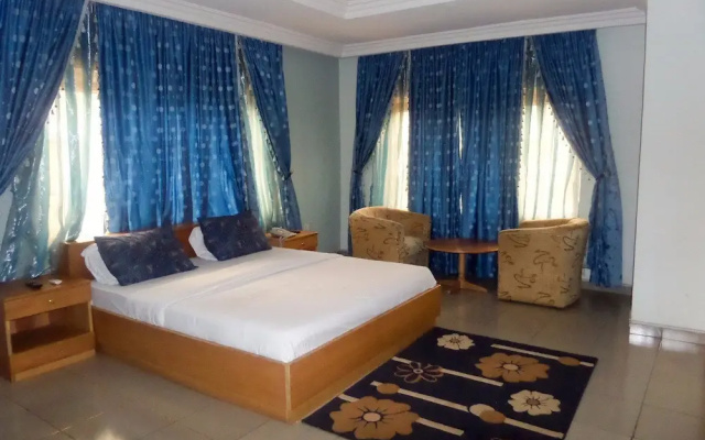 Junbic Apartment and Suites