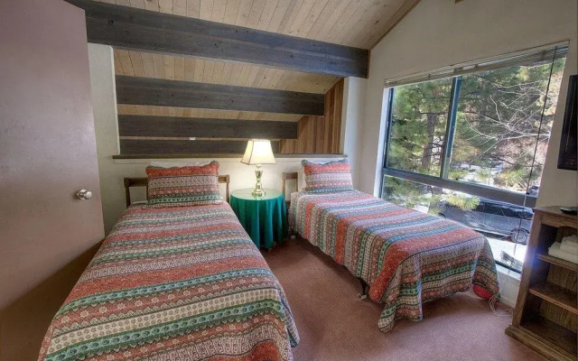 Sparrows Nest by Lake Tahoe Accommodations