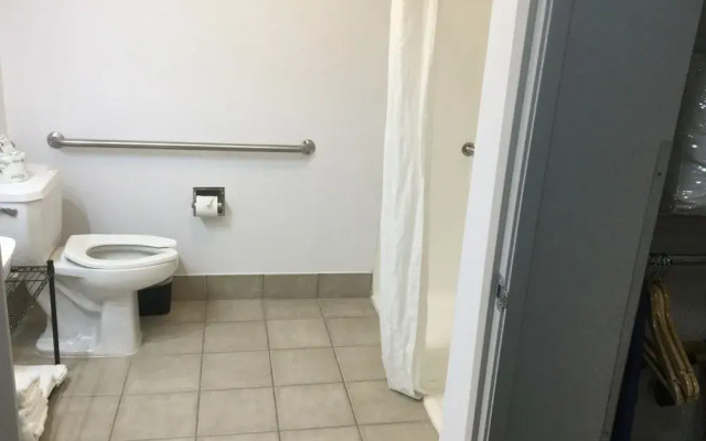 Country Inn & Suites by Radisson, Austin-University, TX