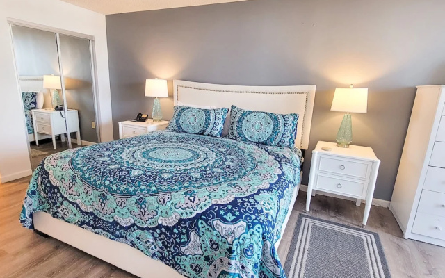 107 South Hampton 2 Bedroom Condo