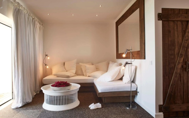 Vila Joya Home, Restaurant & Spa