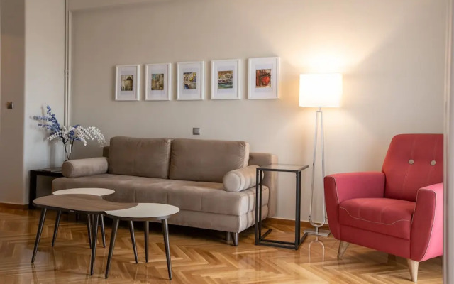 Luxurious 4 Bdrm 3Bath Apt 1- Athens