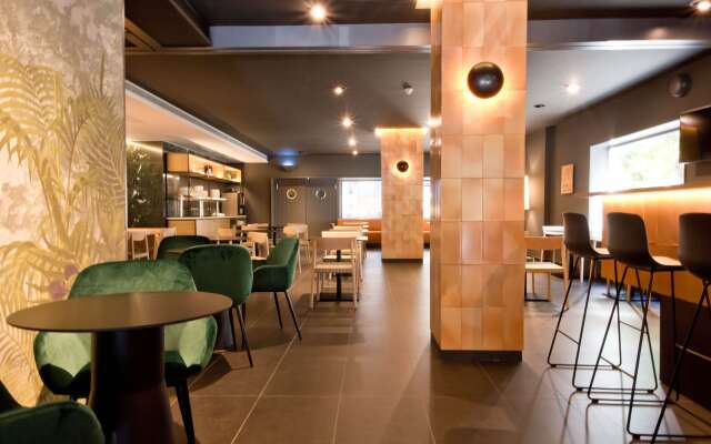 Aparthotel Atenea Valles