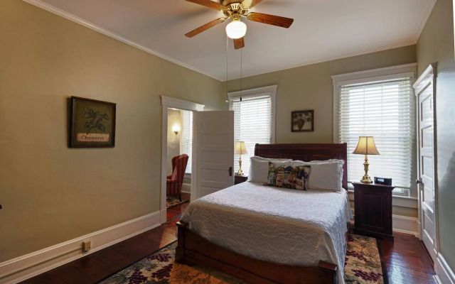 Steeles Tavern Manor