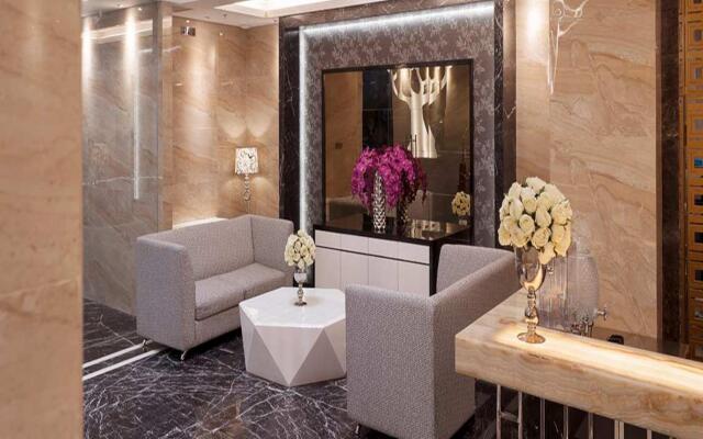 Grand Viveana Hotel