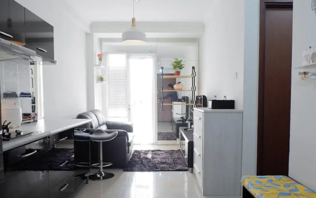 Homey and Minimalist Signature Park Grande Apartment