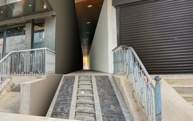 Super Townhouse OAK Owaisi Hospital Mailardevpally Formerly Tolkanti Arc