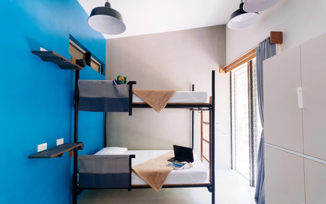 Spin Designer Hostel