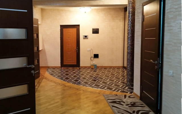 Bakuvi Tourist Apartment B096
