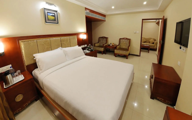 Metro Grand Hotel