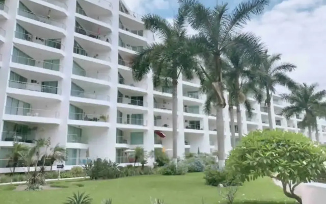Condo Arian  By Trvl2Hm