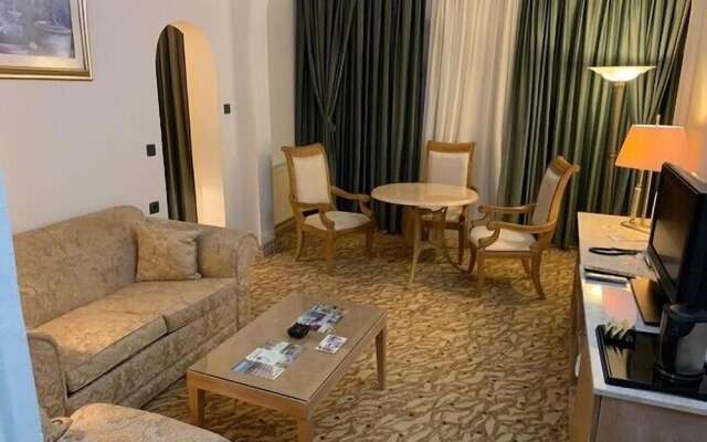 Tas Saray Bardakci Hotel