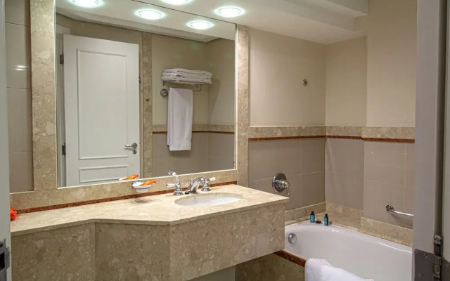 Royal Palm Plaza / The Palms