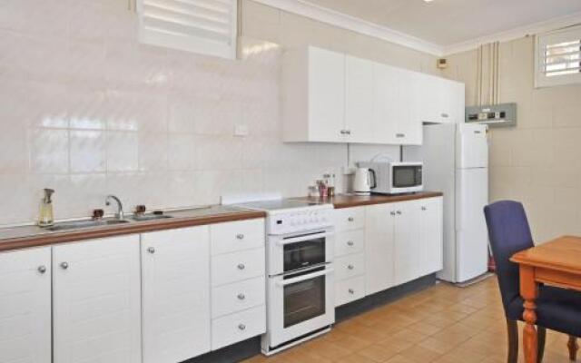 The Studio on the Lake @ Fishing Point, Lake Macquarie - honestly put the line in and catch fish