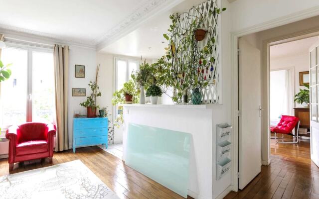 Spacious And Bright Apartment For 2 In Faidherbe Nation