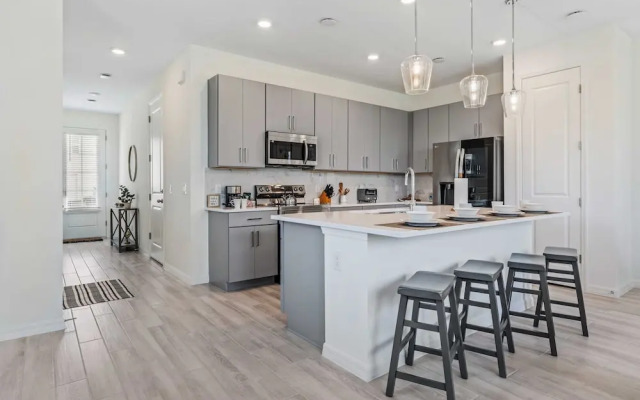 1080 Plantation Lane