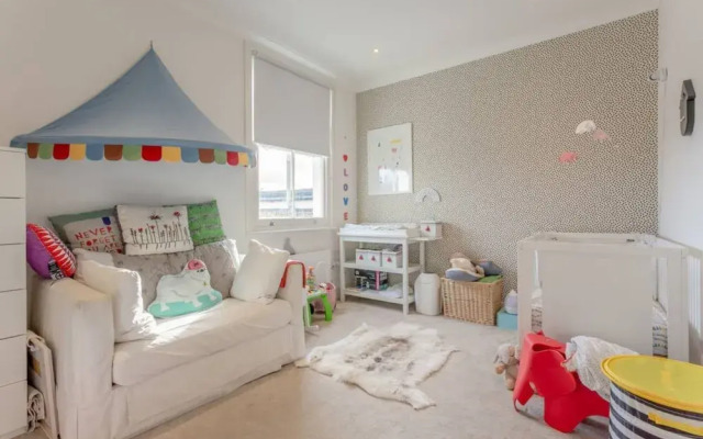 Incredible 5 Bedroom Home Overlooking Queen's Park