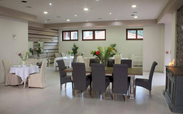Nefeles Mainalon Luxury Residences & Lounge