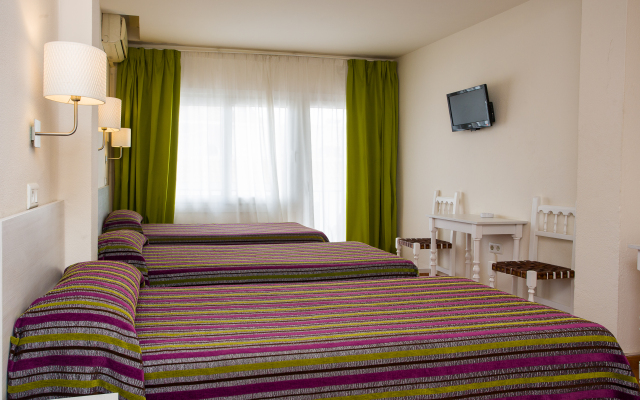 Sol y Miel Hostal