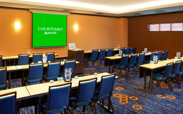 Courtyard by Marriott Cincinnati-Covington