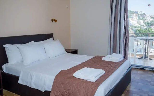 Trinasus Hotel