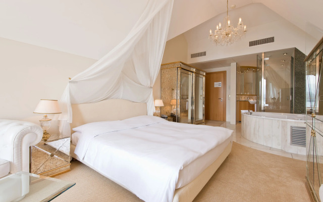 Seeburg Hotel