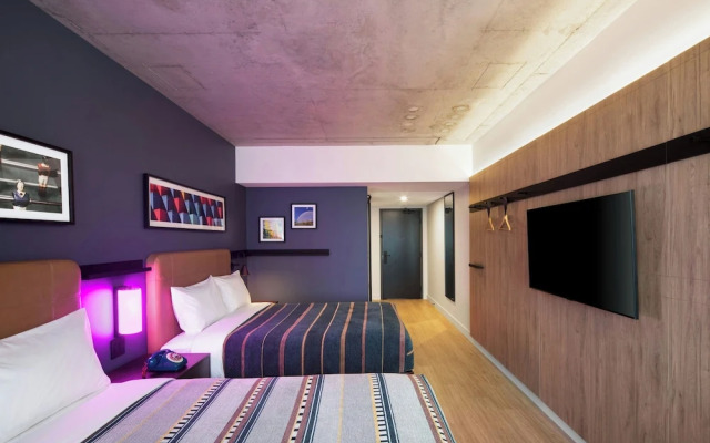 New Hotel Moxy Montreal Downtown