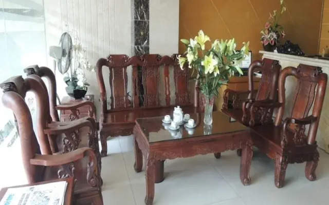 Binh Hung Hotel