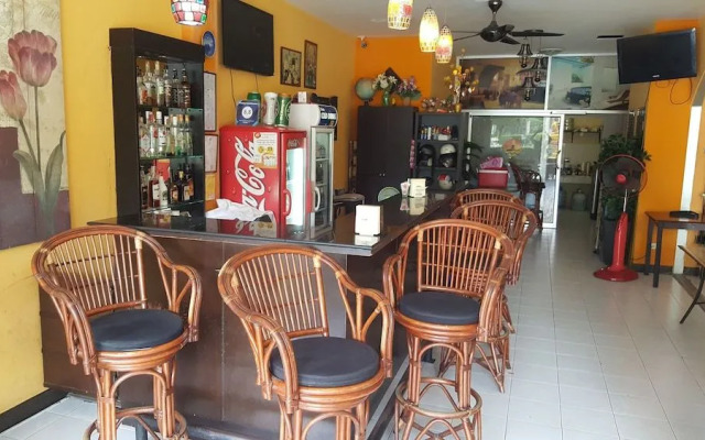 Pitstop Restaurant and Guesthouse