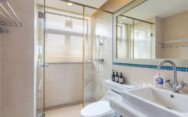 Locals Boutique Apartment Huafa Plaza 36