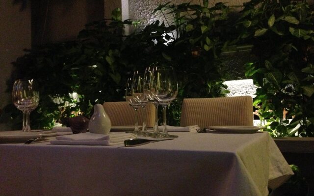Green Mango Hotel And Apartment